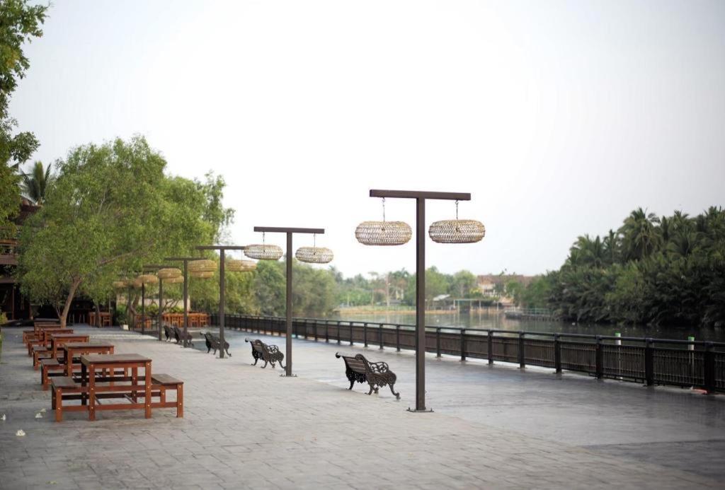 The Buffalo Amphawa Samut Songkhram Exteriör bild